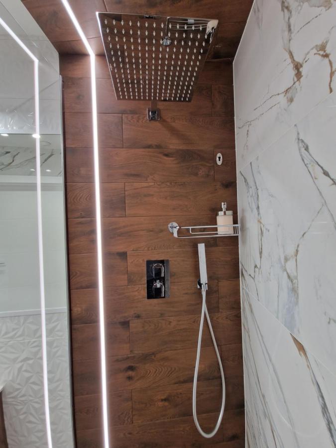 Brossa Apartments, 24H Self Check In, Klima, Aircond Wroclaw Bagian luar foto
