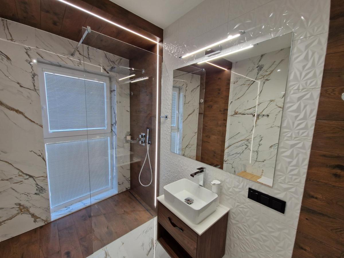 Brossa Apartments, 24H Self Check In, Klima, Aircond Wroclaw Bagian luar foto